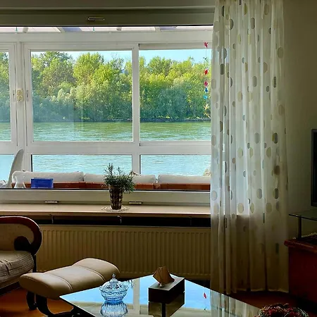 Rheinblick St Nikolaus Str 公寓 *